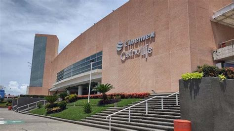 Casino Life Vallarta: Tu Lugar de Suerte y Diversión.